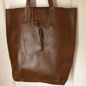 Tan tote bag
